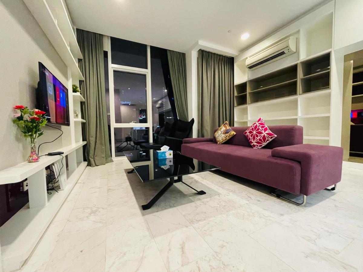 Platinum Klcc By Black Apartment *