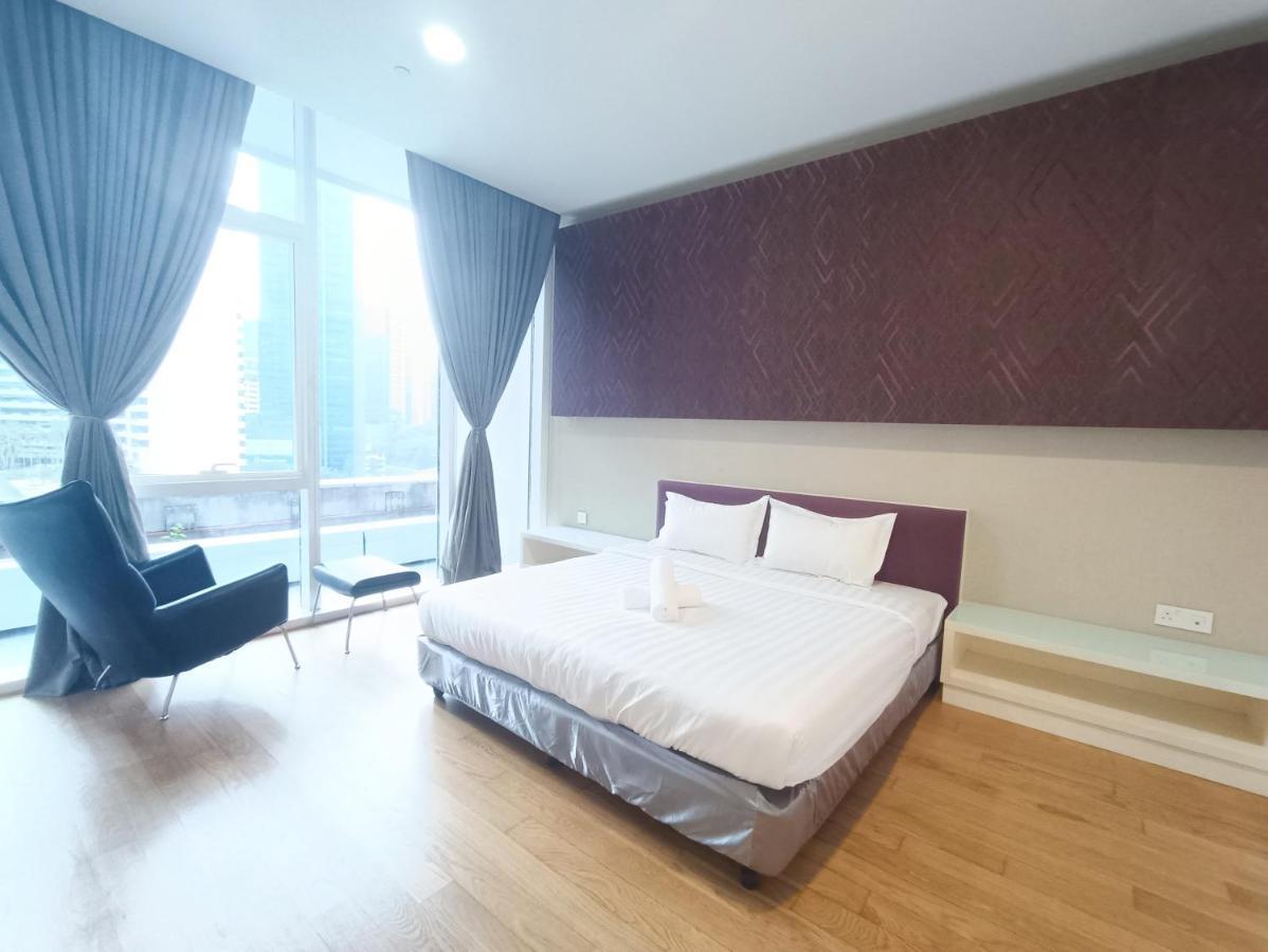 Platinum Klcc By Black Apartment