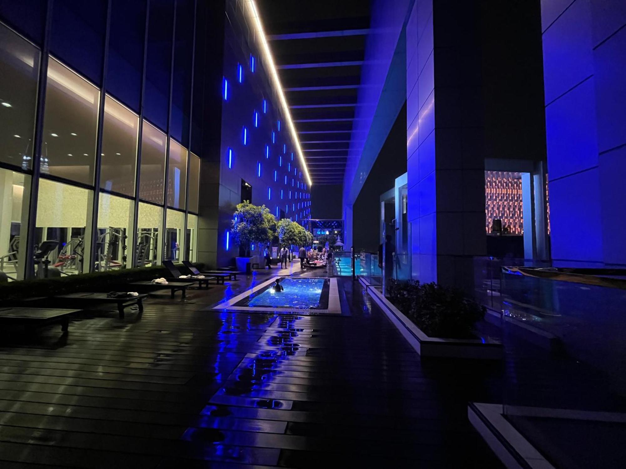 Platinum Klcc By Black Apartment *