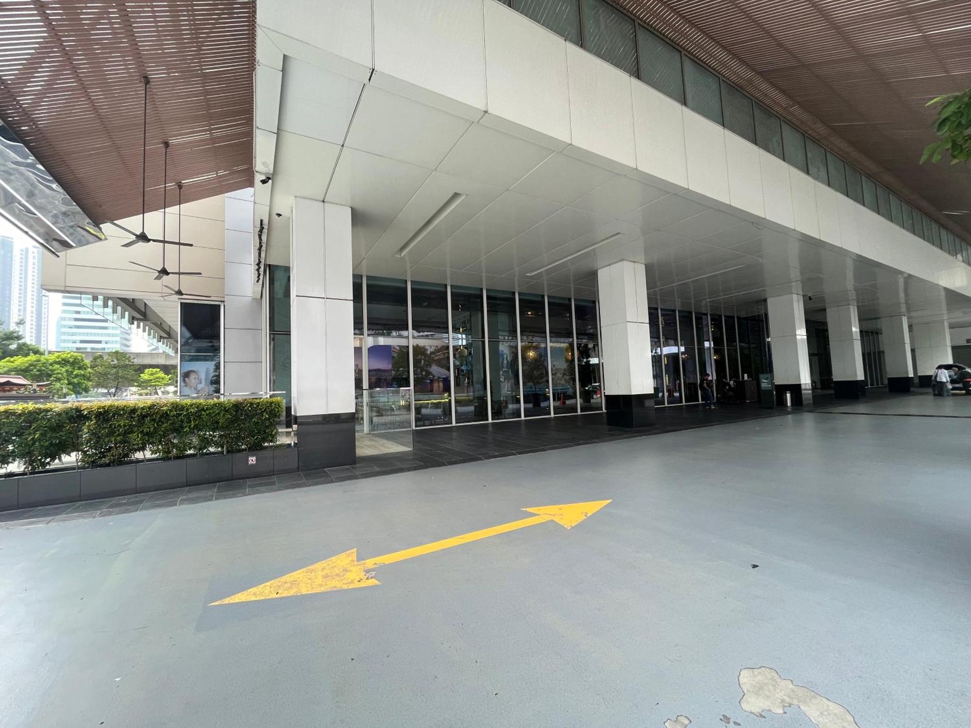 Platinum Klcc By Black Apartment